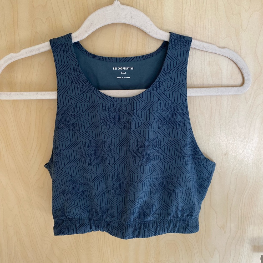 Cropped workout top